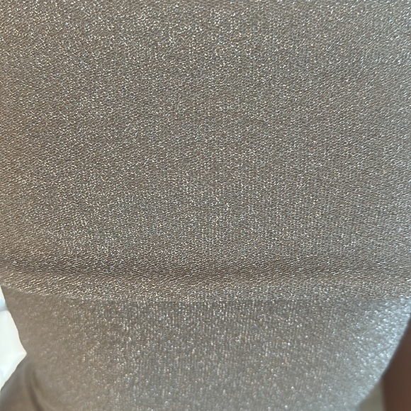 Gorgeous party dress perfect for the holidays ✨✨✨ - Picture 8 of 8